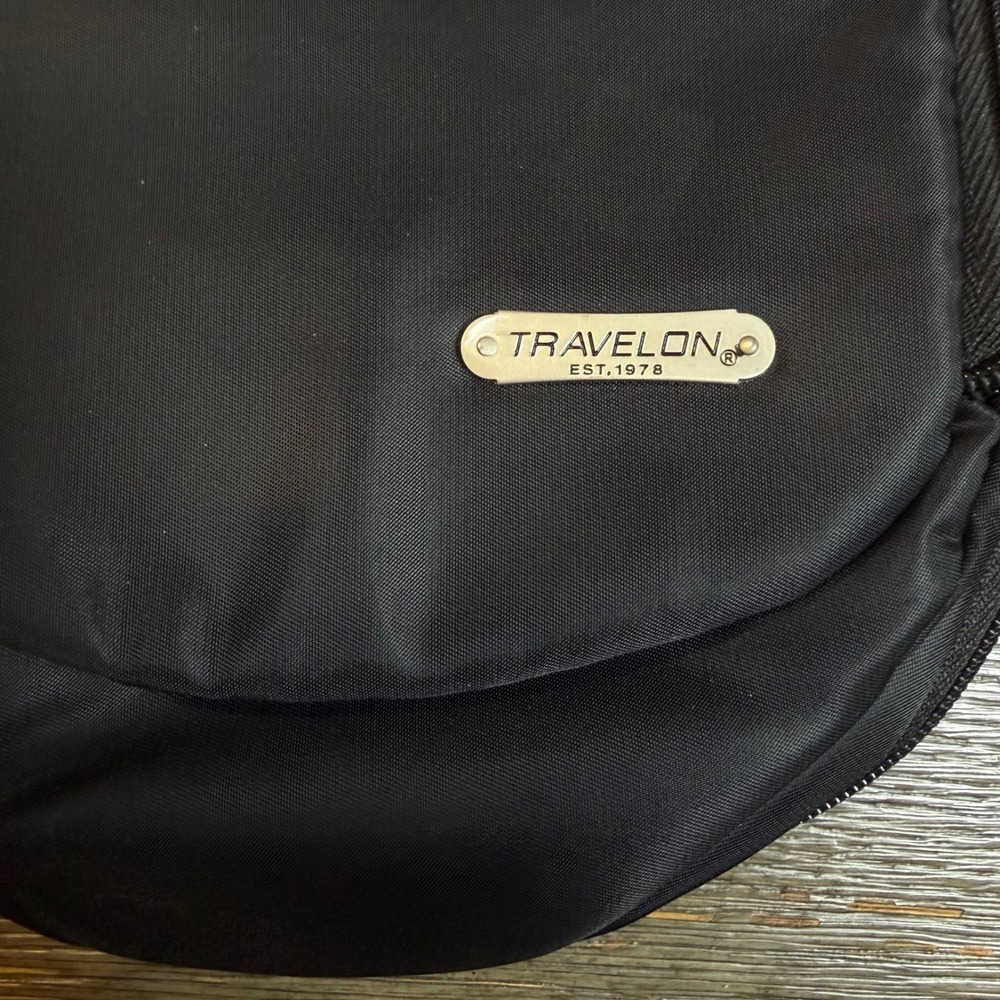 Travelon Anti-Theft Heritage Crossbody Unisex Bag Black RFID Blocking Travel Bag - Picture 3 of 10